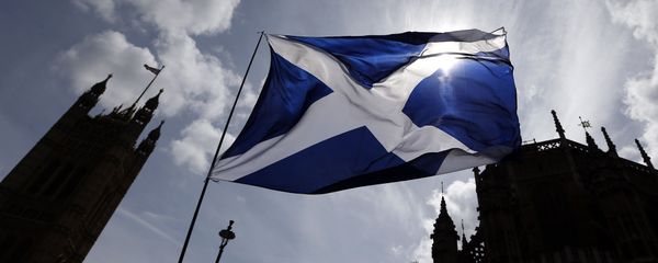 The Scottish flag flies above Parliament in Westminster, London. (File) The Scottish flag flies above Parliament in Westminster, London. (File) - Sputnik International