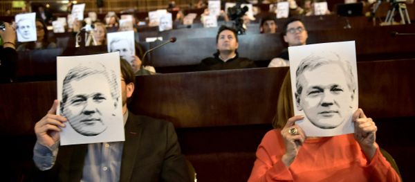 People attend a video conference of WikiLeaks founder Julian Assange at the International Center for Advanced Communication Studies for Latin America (CIESPAL) auditorium in Quito on June 23, 2016. People attend a video conference of WikiLeaks founder Julian Assange at the International Center for Advanced Communication Studies for Latin America (CIESPAL) auditorium in Quito on June 23, 2016. - Sputnik International