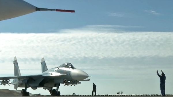 Russian Aircraft Carrier, Frigate Unleash Hell Upon Terrorists in Syria - Sputnik International