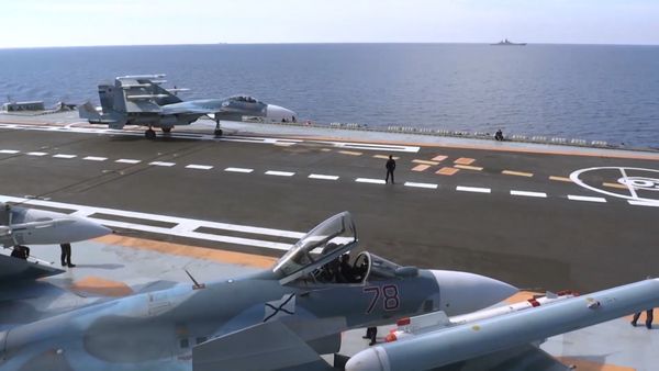 Russian Aircraft Carrier, Frigate Unleash Hell Upon Terrorists in Syria - Sputnik International