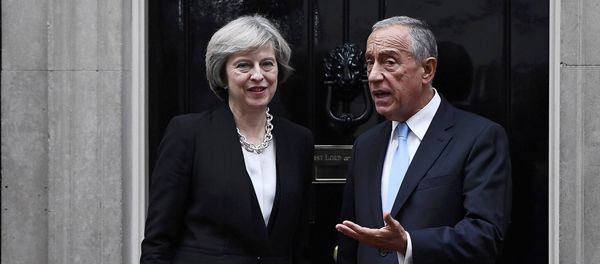 Britain's Prime Minister Theresa May greets Portugal's President Marcelo Rebelo de Sousa at Downing Street in London, Britain November 16, 2016. - Sputnik International