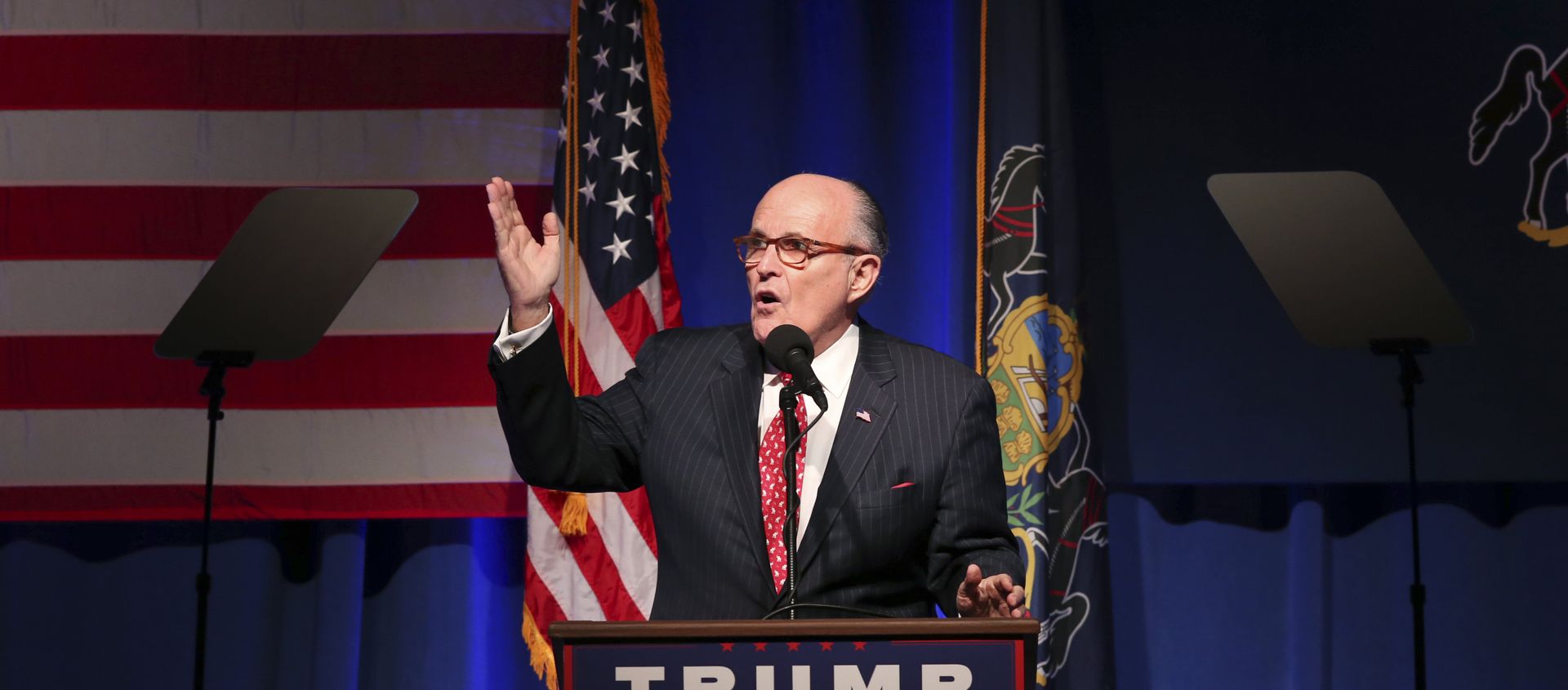 Former New York City Mayor Rudy Giuliani addresses a gathering at a campaign rally for Republican presidential candidate Donald Trump Monday, Nov. 7, 2016, in Scranton, Pa Former New York City Mayor Rudy Giuliani addresses a gathering at a campaign rally for Republican presidential candidate Donald Trump Monday, Nov. 7, 2016, in Scranton, Pa - Sputnik International, 1920, 08.03.2020