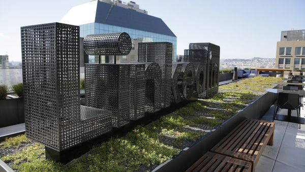 A sculpture is seen on a terrace outside the offices of LinkedIn Thursday, Sept. 22, 2016, in San Francisco - Sputnik International