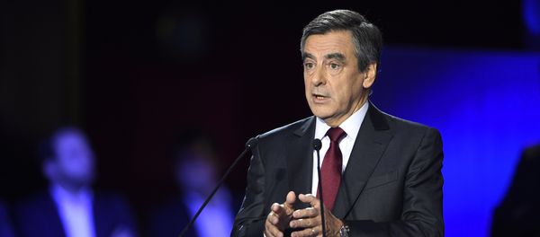 Former French prime minister and candidate for the right-wing Les Republicains (LR) party primaries ahead of the 2017 presidential election, Francois Fillon speaks during the second debate of the right-wing Les Republicains (LR) party primaries on November 3, 2016 at the salle Wagram venue in Paris Former French prime minister and candidate for the right-wing Les Republicains (LR) party primaries ahead of the 2017 presidential election, Francois Fillon speaks during the second debate of the right-wing Les Republicains (LR) party primaries on November 3, 2016 at the salle Wagram venue in Paris - Sputnik International