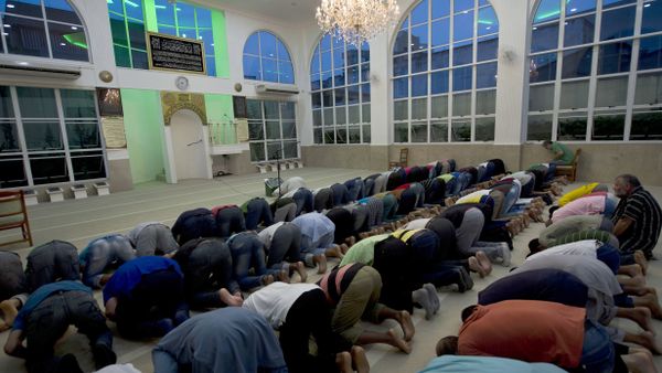 Muslims pray at Do Pari mosque in downtown Sao Paulo, Brazil (File) Muslims pray at Do Pari mosque in downtown Sao Paulo, Brazil (File) - Sputnik International