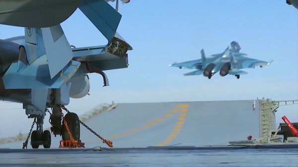Aircraft taking off from the deck of the Admiral Kuznetsov aircraft carrier. - Sputnik International