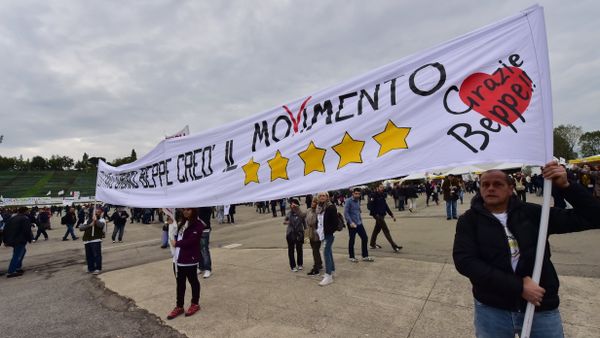 Supporters of the Five Stars movement (M5S) attend a two days meeting Italia 5 Stelle at Imola Autodrome on October 18, 2015 Supporters of the Five Stars movement (M5S) attend a two days meeting Italia 5 Stelle at Imola Autodrome on October 18, 2015 - Sputnik International