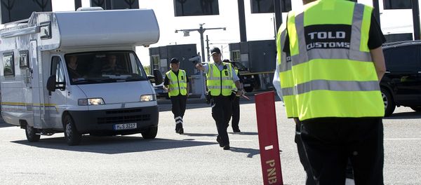Danish custom officers start their work at the Oeresund Bridge border control between Denmark and Sweden on July 5, 2011 Danish custom officers start their work at the Oeresund Bridge border control between Denmark and Sweden on July 5, 2011 - Sputnik International