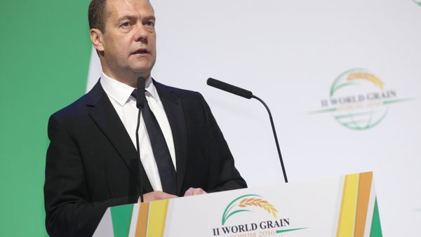 November 18, 2016. Russian Prime Minister Dmitry Medvedev speaks at the 2nd World Grain Forum in Sochi November 18, 2016. Russian Prime Minister Dmitry Medvedev speaks at the 2nd World Grain Forum in Sochi - Sputnik International