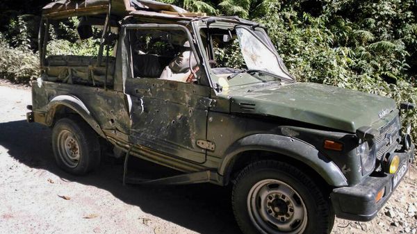 Bullet marks are seen on a damaged army vehicle at Pengeri in Assam's Tinsukia district on November 19, 2016, following an ambush attack by armed militants Bullet marks are seen on a damaged army vehicle at Pengeri in Assam's Tinsukia district on November 19, 2016, following an ambush attack by armed militants - Sputnik International