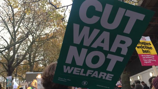 Crowds gathered at the #Nov19 Protest Demo outside Parliament Square in London - Sputnik International