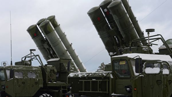 The launchers of the S-400 air defense missile system which entered service at the Russian Aerospace Forces air defense unit in the Moscow Region. (File) The launchers of the S-400 air defense missile system which entered service at the Russian Aerospace Forces air defense unit in the Moscow Region. (File) - Sputnik International