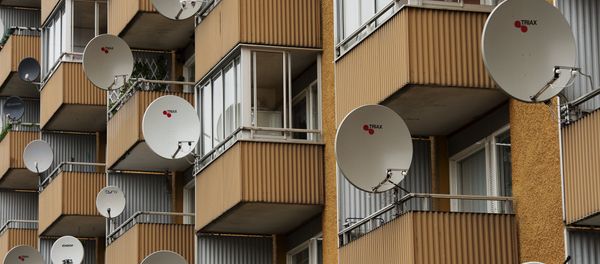 Satellite dishes are pictured on balconies at the Hovsjoe district in south-western Soedertaelje.The district is dominated heavily by people with different ethnic background than Swedish, in particular Assyrians / Syrians, Sweden Finns and Armenians. - Sputnik International
