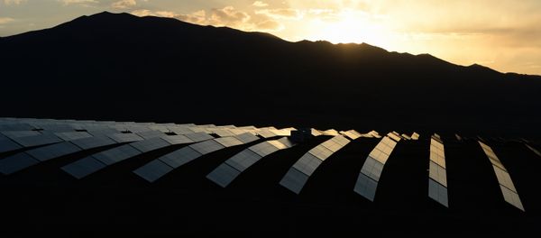 The Kosh-Agach solar power station in the Altai Republic at dawn. - Sputnik International