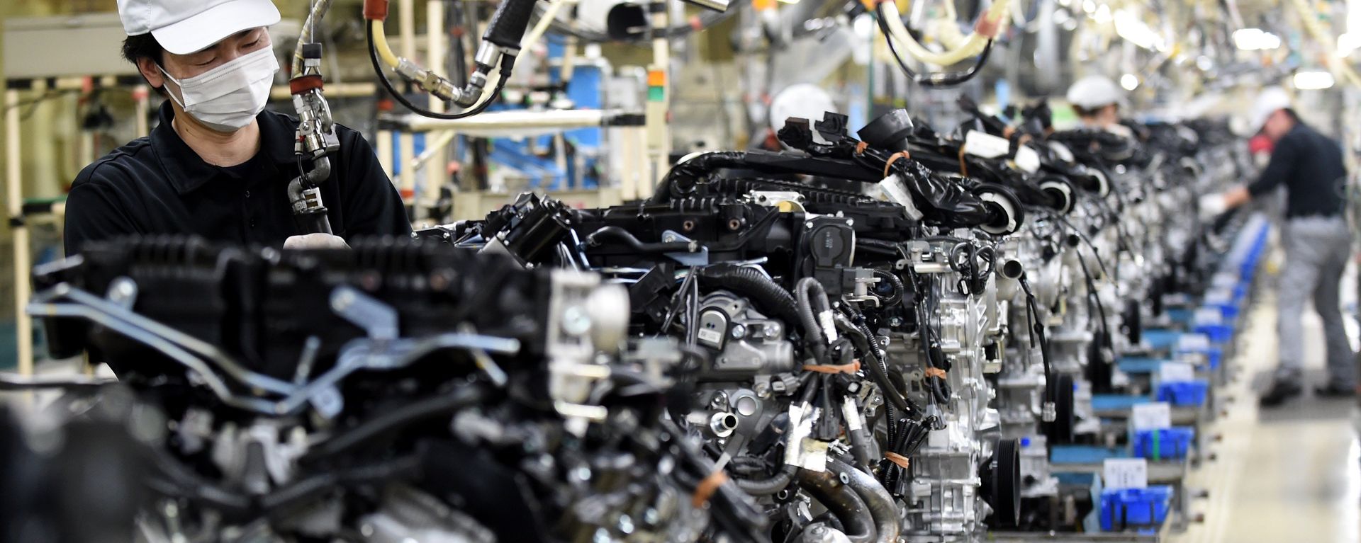 Employees work at the main assembly line of V6 engines at Iwaki Plant of Japan's Nissan Motor in Iwaki, Fukushima prefecture Employees work at the main assembly line of V6 engines at Iwaki Plant of Japan's Nissan Motor in Iwaki, Fukushima prefecture - Sputnik International, 1920, 29.02.2024
