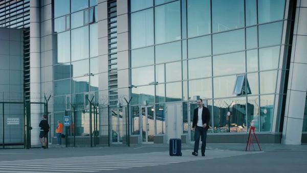 Travelmate Robot Suitcase Moves On Its Own and Follows You - Sputnik International