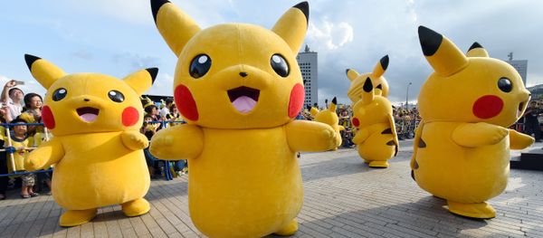 Dozens of people dressed up as Pikachu, the famous character of Nintendo's videogame software Pokemon, dance with fans as the final of a nine-day Pikachu Outbreak event takes place to attract summer vacationers in Yokohama, in suburban Tokyo, on August 16, 2015 Dozens of people dressed up as Pikachu, the famous character of Nintendo's videogame software Pokemon, dance with fans as the final of a nine-day Pikachu Outbreak event takes place to attract summer vacationers in Yokohama, in suburban Tokyo, on August 16, 2015 - Sputnik International