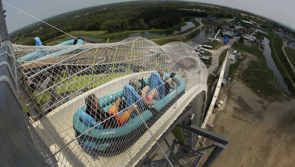 World’s Biggest Water Slide Closes After 10-Year-Old Killed - Sputnik International