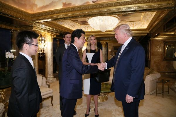 Japan's Prime Minister Shinzo Abe meets with U.S. President-elect Donald Trump (R) at Trump Tower in Manhattan, New York, U.S., November 17, 2016 Japan's Prime Minister Shinzo Abe meets with U.S. President-elect Donald Trump (R) at Trump Tower in Manhattan, New York, U.S., November 17, 2016 - Sputnik International