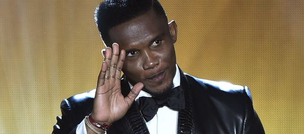 Cameroon and Antalyaspor forward Samuel Eto'o waves during the 2015 FIFA Ballon d'Or award ceremony at the Kongresshaus in Zurich on January 11, 2016 - Sputnik International