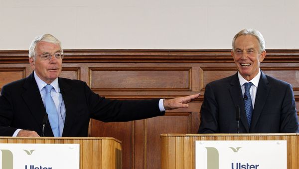Britain's Conservative former prime minister John Major (L) and Labour former prime minister Tony Blair (R) speak at the University of Ulster in Derry (Londonderry), Northern Ireland on June 9, 2016. - Sputnik International