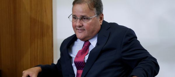 Brazilian minister Geddel Vieira Lima gestures during a meeting with deputies and government leaders of the Chamber of Deputies, in his office at the Planalto Palace in Brasilia, Brazil, November 22, 2016 - Sputnik International
