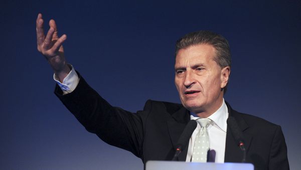European Commissioner for Digital Economy and Society Gunther Oettinger addresses the opening of French employers' association Medef's Universite du Numerique at the Medef headquarters in Paris on June 10, 2015. - Sputnik International