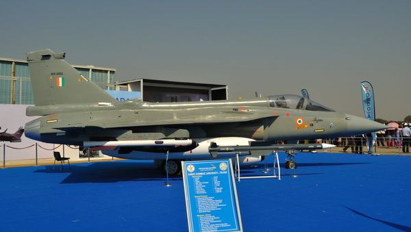 Tejas Light combat aircraft and Astra MK-I missile - Sputnik International