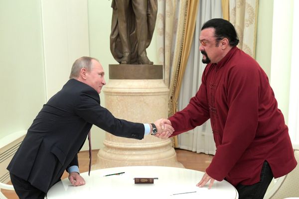 President Putin meets with US actor Steven Seagal - Sputnik International