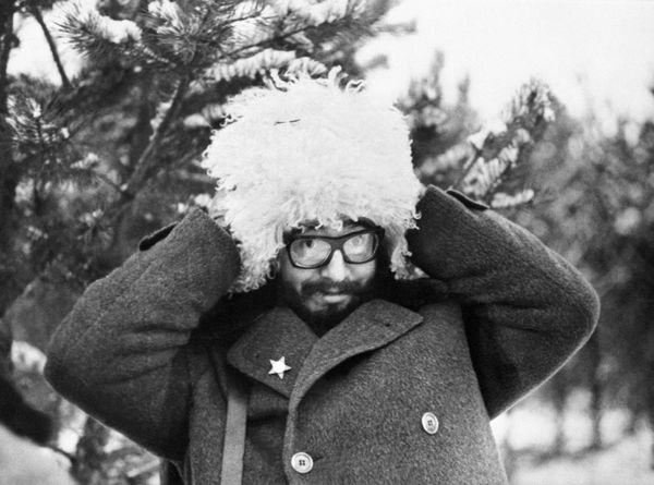 Cuban First Secretary of the Cuban Communist party and President of the State Council Fidel Castro is seen wearing a chapka, in January 1964, near Moscow, during his official visit to USSR Cuban First Secretary of the Cuban Communist party and President of the State Council Fidel Castro is seen wearing a chapka, in January 1964, near Moscow, during his official visit to USSR - Sputnik International