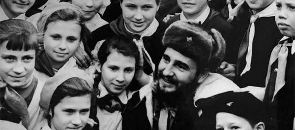 Fidel Castro meeting with school students in Murmansk, 1963 Fidel Castro meeting with school students in Murmansk, 1963 - Sputnik International