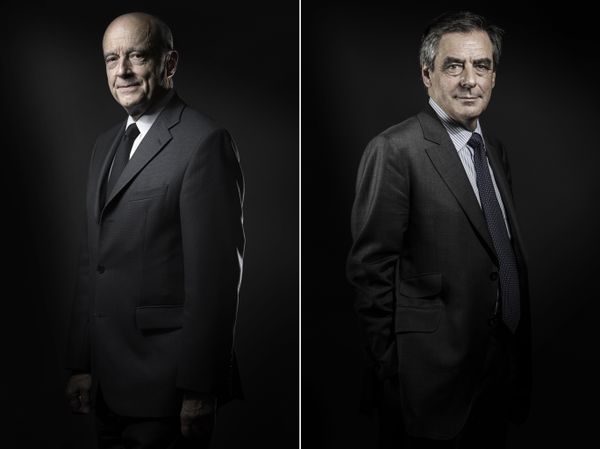 (COMBO) This combination of file pictures created on November 25, 2016 shows Alain Juppe (L) on October 26, 2016 and Francois Fillon (R) on November 25, 2016 during photo sessions in Paris - Sputnik International