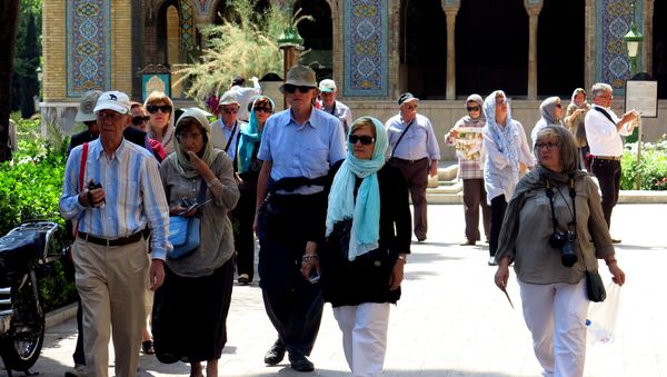 A picture taken on August 5, 2015 shows foreign tourists visiting Tehran's Golestan Palace (The Rose Garden Palace) A picture taken on August 5, 2015 shows foreign tourists visiting Tehran's Golestan Palace (The Rose Garden Palace) - Sputnik International