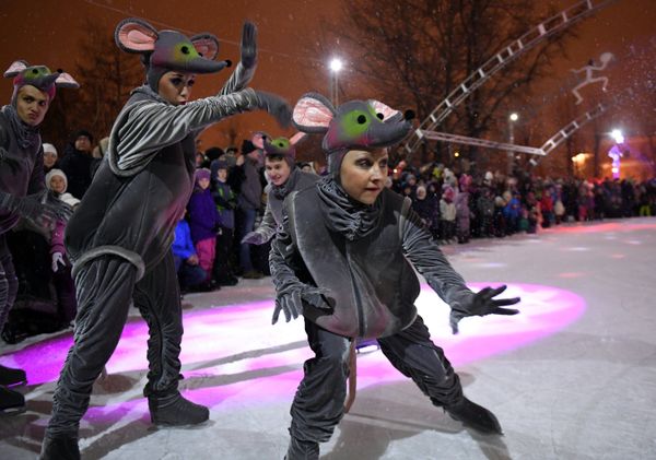 Moscow Kicks Off Winter Season With Opening of Colorful Skating Rinks Moscow Kicks Off Winter Season With Opening of Colorful Skating Rinks - Sputnik International