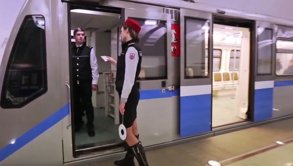Moscow Metro #MannequinChallenge - Sputnik International