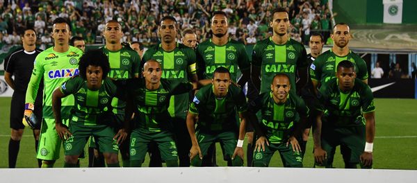 Brazil's Chapecoense players pose for pictures during their 2016 Copa Sudamericana semifinal second leg football match against Argentina's San Lorenzo held at Arena Conda stadium, in Chapeco, Brazil, on November 23, 2016. Brazil's Chapecoense players pose for pictures during their 2016 Copa Sudamericana semifinal second leg football match against Argentina's San Lorenzo held at Arena Conda stadium, in Chapeco, Brazil, on November 23, 2016. - Sputnik International