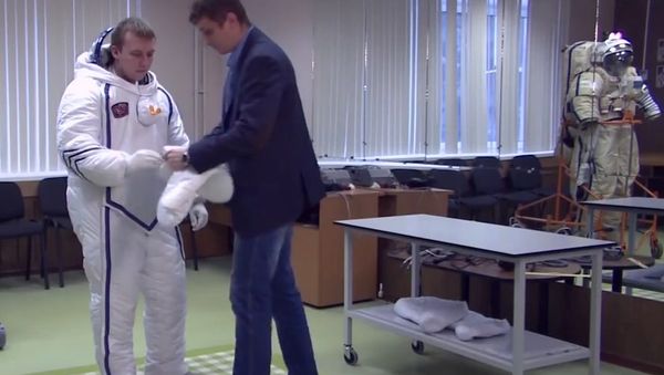 Meet Polar Bear, Heat-Shielding Space Suit - Sputnik International