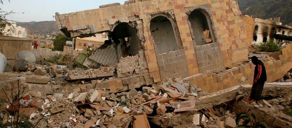 A man stands on the rubble of a house destroyed during recent battles between Houthi fighters and pro-government fighters, on the first day of a 48-hour ceasefire in the southwestern city of Taiz, Yemen. (File) A man stands on the rubble of a house destroyed during recent battles between Houthi fighters and pro-government fighters, on the first day of a 48-hour ceasefire in the southwestern city of Taiz, Yemen. (File) - Sputnik International
