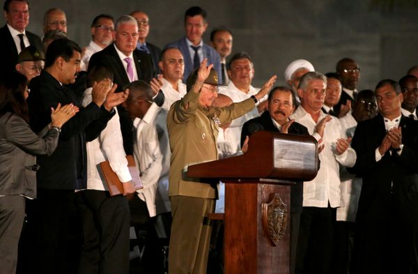 Cuban President Raul Castro acknowledges the applause from the crowd as he attends a massive tribute to Cuba's late President Fidel Castro in Revolution Square in Havana, Cuba, November 29, 2016. Cuban President Raul Castro acknowledges the applause from the crowd as he attends a massive tribute to Cuba's late President Fidel Castro in Revolution Square in Havana, Cuba, November 29, 2016. - Sputnik International