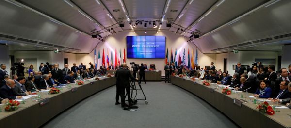 A general view of the beginning of a meeting of the Organization of the Petroleum Exporting Countries (OPEC) in Vienna, Austria, November 30, 2016. - Sputnik International