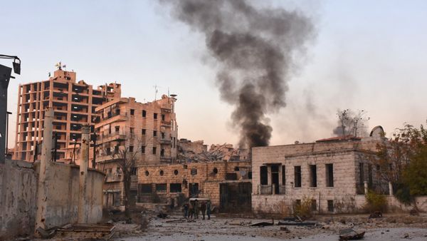 Smoke billows in Aleppo's Bustan al-Basha neighbourhood on November 28, 2016 Smoke billows in Aleppo's Bustan al-Basha neighbourhood on November 28, 2016 - Sputnik International
