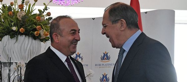Russian Foreign Minister Sergei Lavrov, right, and Turkish Foreign Minister Mevlut Cavusoglu meet in Turkey - Sputnik International