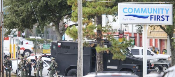 Florida authorities say a robber has released several hostages at a bank in Jacksonville, Florida, and that SWAT team members are on the scene, Community First Credit Union Florida authorities say a robber has released several hostages at a bank in Jacksonville, Florida, and that SWAT team members are on the scene, Community First Credit Union - Sputnik International