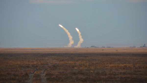 Ukrainian missile complexes launch medium range guided missiles during military drills in southern Kherson region bordering Crimea, Ukraine, December 1, 2016 - Sputnik International
