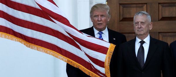 U.S. President-elect Donald Trump (L) greets retired Marine Gen. James Mattis for a meeting at the main clubhouse at Trump National Golf Club in Bedminster, New Jersey, U.S., November 19, 2016 - Sputnik International