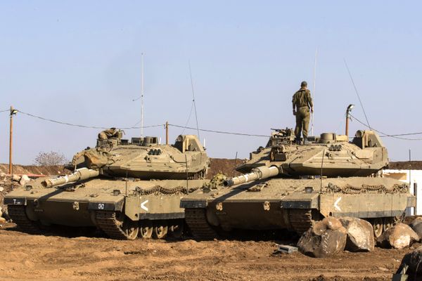 An Israeli soldier stands on top of a Merkava tank near the border with Syria in the Israeli-annexed Golan Heights, on November 28, 2016 An Israeli soldier stands on top of a Merkava tank near the border with Syria in the Israeli-annexed Golan Heights, on November 28, 2016 - Sputnik International