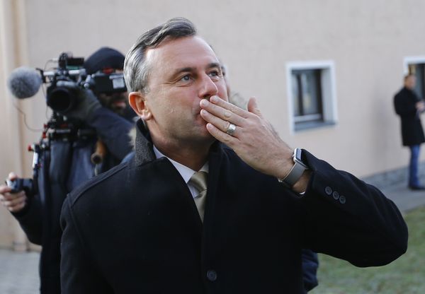 Austrian far-right Freedom Party (FPOe) presidential candidate Norbert Hofer reacts in Pinkafeld, Austria, December 4, 2016 - Sputnik International