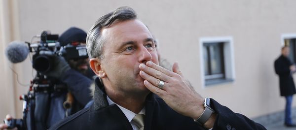 Austrian far-right Freedom Party (FPOe) presidential candidate Norbert Hofer reacts in Pinkafeld, Austria, December 4, 2016 - Sputnik International