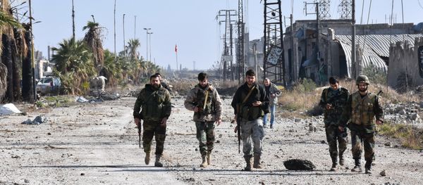 Syrian pro-government forces advance in the Myessar district in east Aleppo in an ongoing operation to recapture all of the battered second city, on December 4, 2016 Syrian pro-government forces advance in the Myessar district in east Aleppo in an ongoing operation to recapture all of the battered second city, on December 4, 2016 - Sputnik International