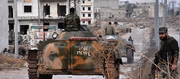 Syrian pro-government forces set up an outpost on December 2, 2016 in the Aleppo's eastern neighbourhood of Sakan al-Shababi after they retook from rebel fighters Syrian pro-government forces set up an outpost on December 2, 2016 in the Aleppo's eastern neighbourhood of Sakan al-Shababi after they retook from rebel fighters - Sputnik International